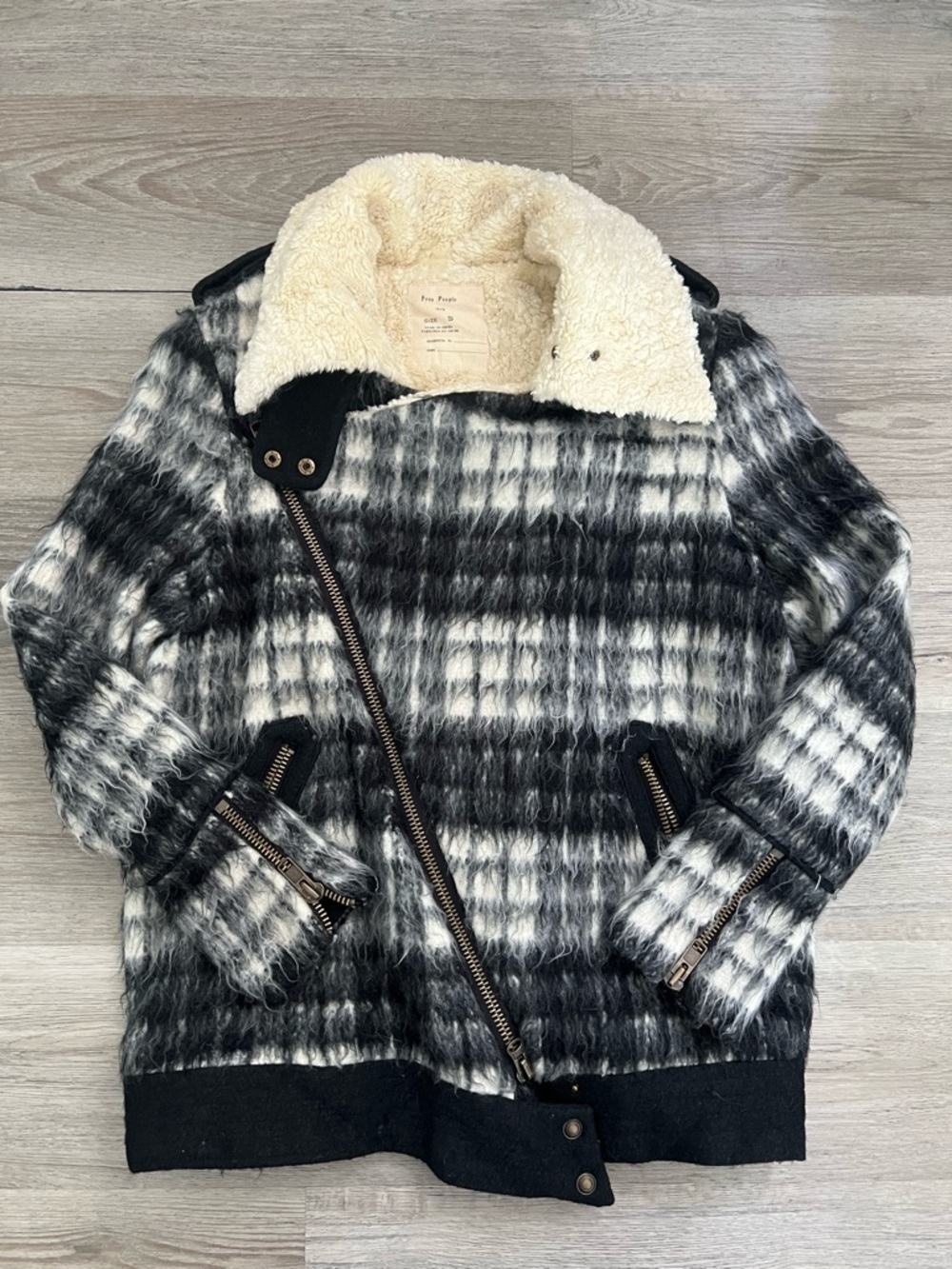 Free people Sherpa cozy Jacket - Black & White